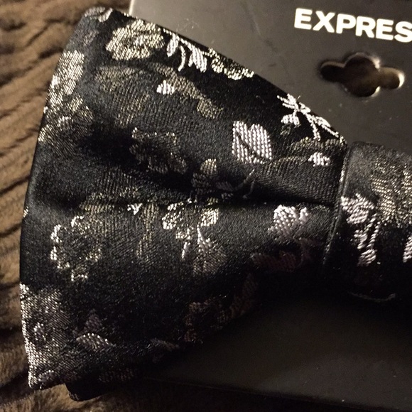 Men's Bow Tie - Picture 3 of 5